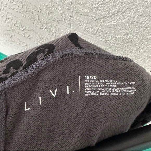 Lane Bryant LIVI Cheetah Print Joggers 18/20 NWT - Picture 3 of 9